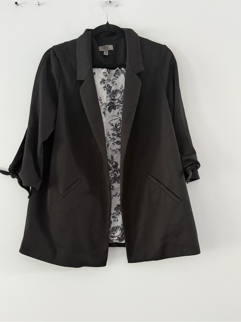 One Clothing by Chapter One Black Open-Front Blazer with Floral Lining